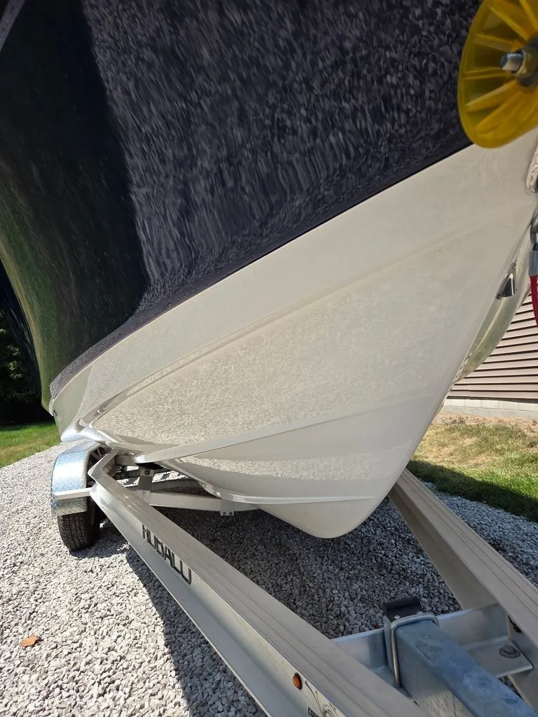 Slide: The Image of Robalo R202 Explorer 2023 - 48
