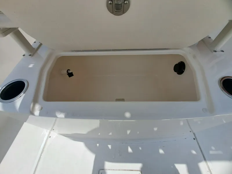 Slide: The Image of Bayliner Trophy T22CC 2026 - 21