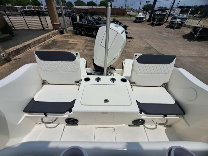 Slide: The Image of Bayliner Trophy T22CC 2026 - 19