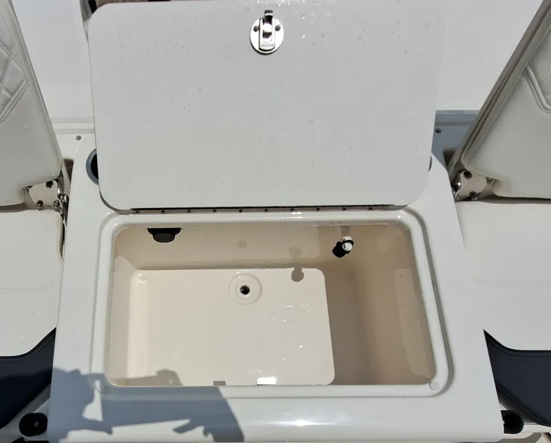 Slide: The Image of Bayliner Trophy T22CC 2026 - 20