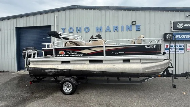 The Image of Sun Tracker Bass Buggy 18 DLX 2019 - 1
