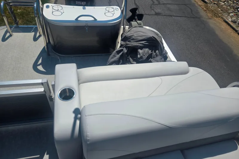Slide: The Image of 2020 Avalon LSZ Cruise Rear Bench with cup holder, showcasing sleek design and comfort. - 16