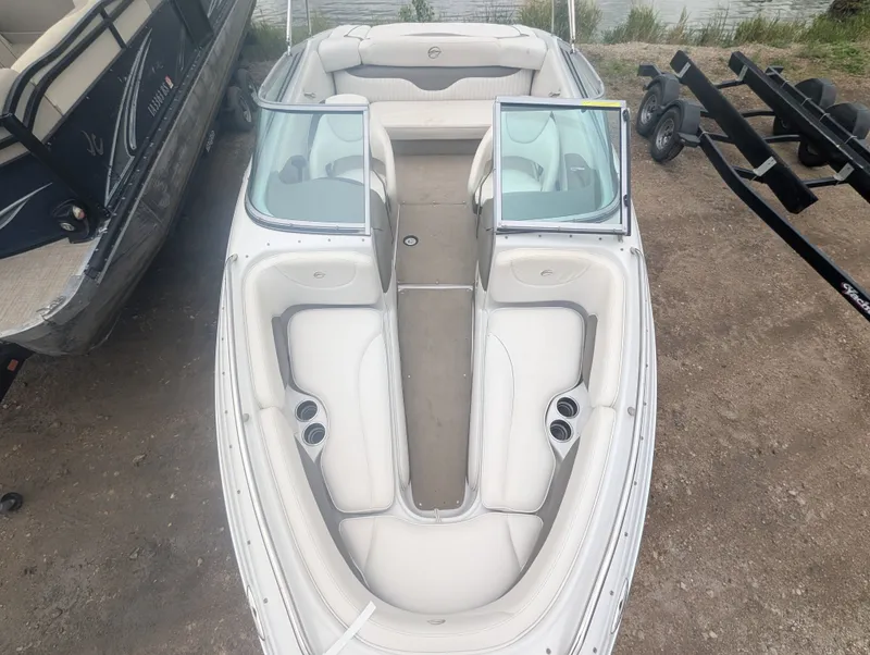 Slide: The Image of Crownline Boats 21 SS 2009 - 21