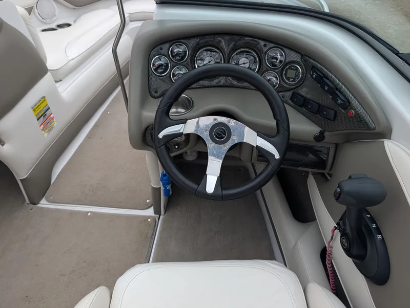 Slide: The Image of Crownline Boats 21 SS 2009 - 17