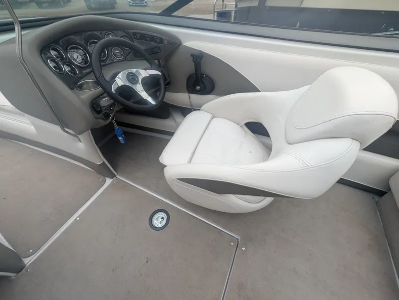 Slide: The Image of Crownline Boats 21 SS 2009 - 18