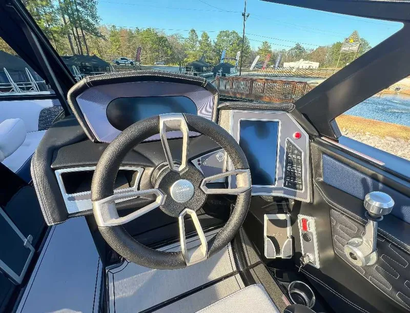 Slide: The Image of MasterCraft X22 2024 - 21