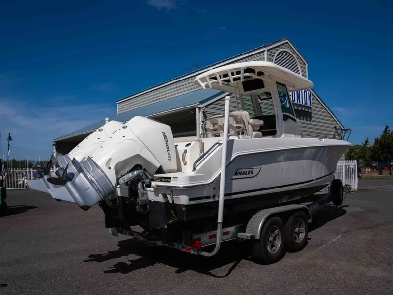 Slide: The Image of Boston Whaler 250 Outrage 2022 - 3