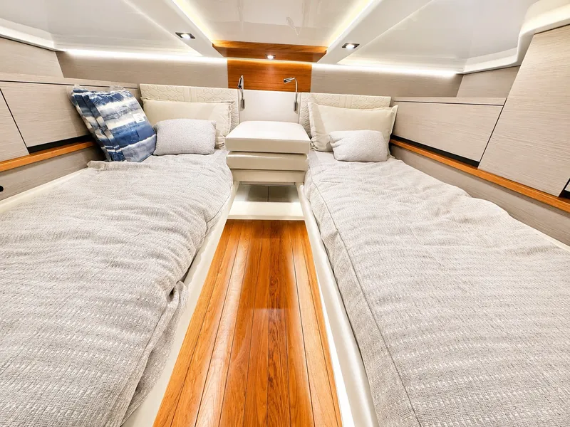 Slide: The Image of Aft StateRoom - (2) Single Berths - 20