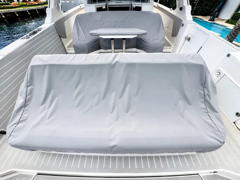Slide: The Image of Transom Rotating Seating - Covered - 12