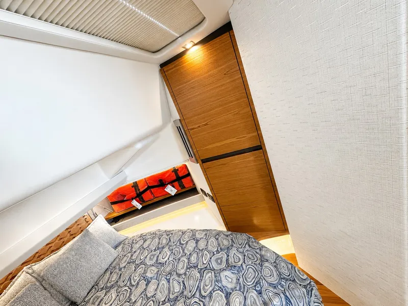 Slide: The Image of Forward Berth - Strb. Side - 17