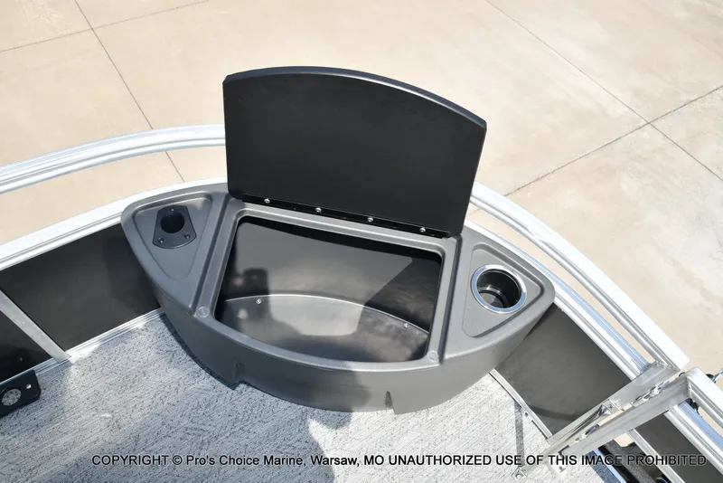 Slide: The Image of Sun Tracker Bass Buggy 18 DLX 2026 - 28