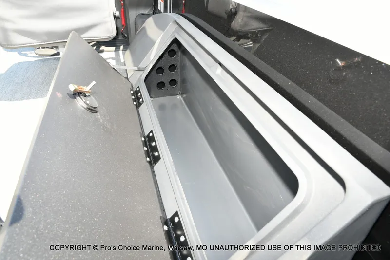 Slide: The Image of Sun Tracker Fishin' Barge 22 DLX w/115HP Pro-XS 4 Stroke 2026 - 65