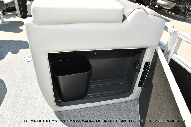 Slide: The Image of Sun Tracker Fishin' Barge 22 DLX w/115HP Pro-XS 4 Stroke 2026 - 27
