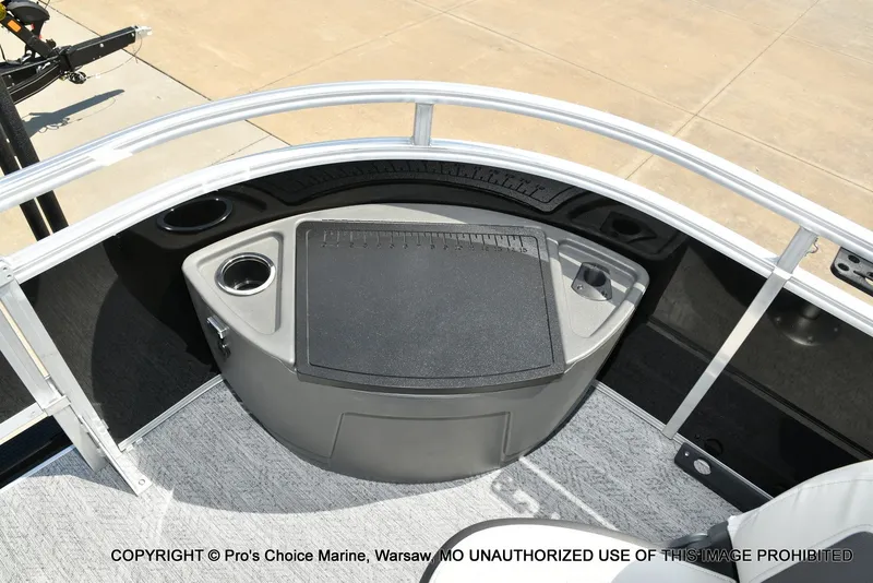 Slide: The Image of Sun Tracker Fishin' Barge 22 DLX w/115HP Pro-XS 4 Stroke 2026 - 18