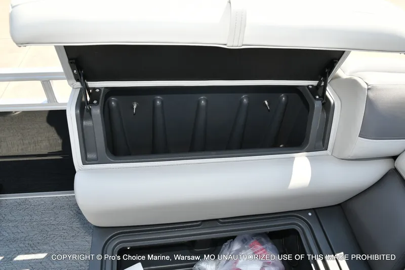 Slide: The Image of Sun Tracker Fishin' Barge 22 DLX w/115HP Pro-XS 4 Stroke 2026 - 32