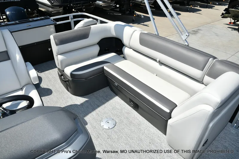 Slide: The Image of Sun Tracker Fishin' Barge 22 DLX w/115HP Pro-XS 4 Stroke 2026 - 35