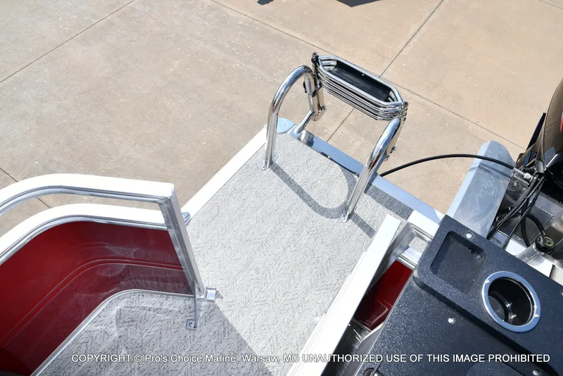 Slide: The Image of Sun Tracker Fishin' Barge 22 DLX w/115HP Pro-XS 4 Stroke 2026 - 56