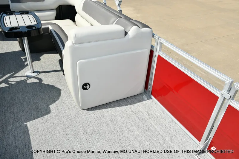 Slide: The Image of Sun Tracker Fishin' Barge 22 DLX w/115HP Pro-XS 4 Stroke 2026 - 31
