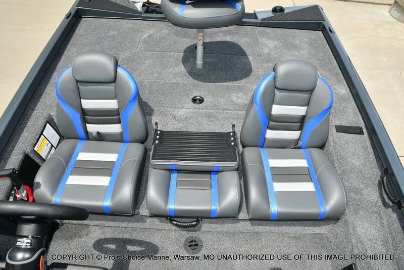 Slide: The Image of Ranger RT188 w/115HP Mercury Pro-XS 2026 - 45