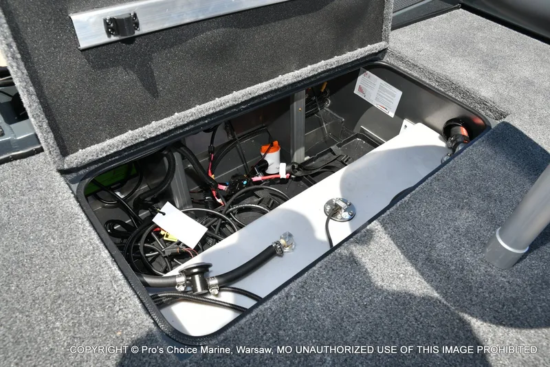 Slide: The Image of Ranger RT188 w/115HP Mercury Pro-XS 2026 - 62