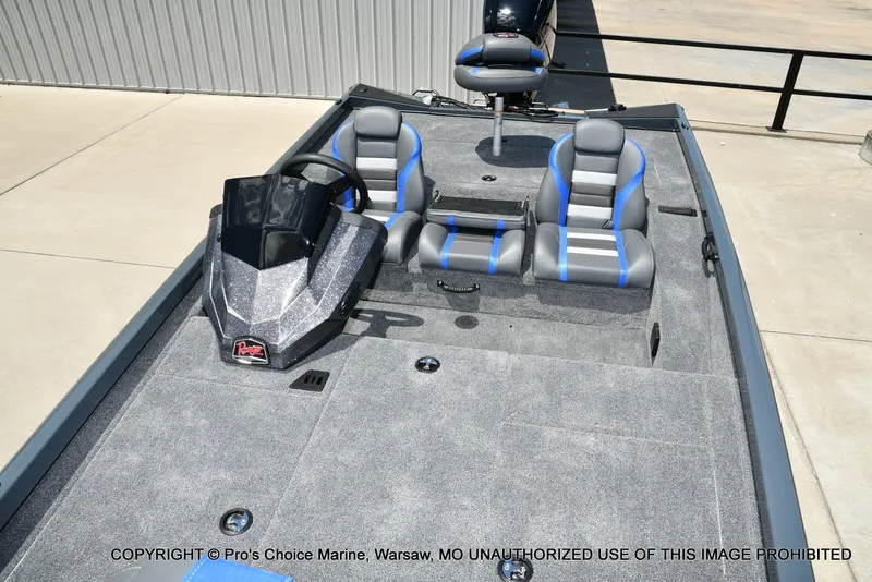 Slide: The Image of Ranger RT188 w/115HP Mercury Pro-XS 2026 - 10