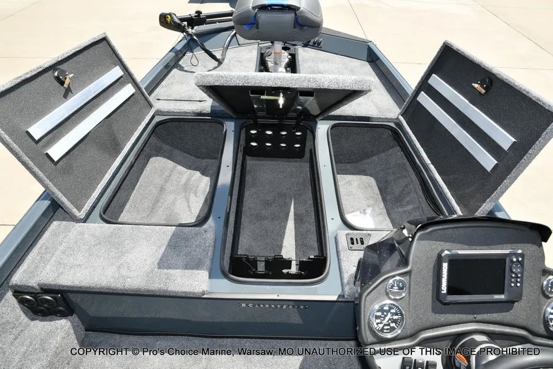 Slide: The Image of Ranger RT188 w/115HP Mercury Pro-XS 2026 - 9
