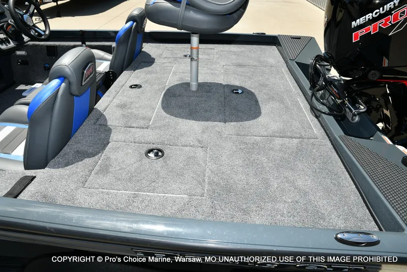 Slide: The Image of Ranger RT188 w/115HP Mercury Pro-XS 2026 - 32