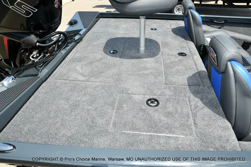Slide: The Image of Ranger RT188 w/115HP Mercury Pro-XS 2026 - 29