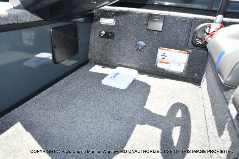 Slide: The Image of Ranger RT188 w/115HP Mercury Pro-XS 2026 - 37