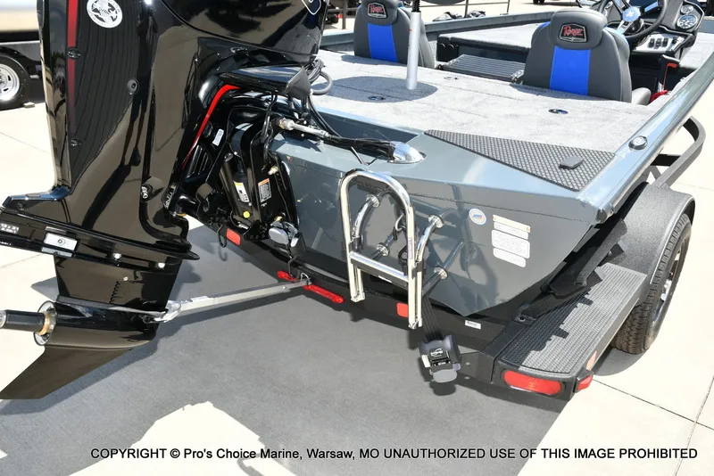 Slide: The Image of Ranger RT188 w/115HP Mercury Pro-XS 2026 - 17