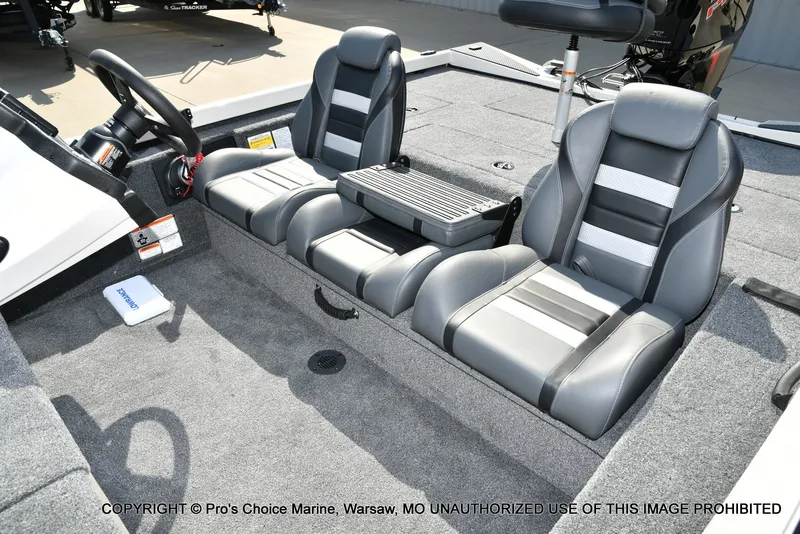 Slide: The Image of Ranger RT188 w/115HP Mercury Pro-XS 2026 - 14