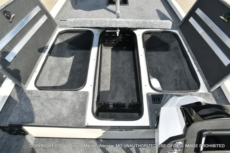 Slide: The Image of Ranger RT188 w/115HP Mercury Pro-XS 2026 - 46