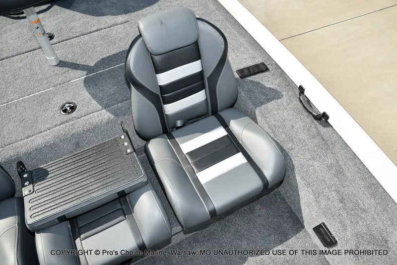 Slide: The Image of Ranger RT188 w/115HP Mercury Pro-XS 2026 - 43