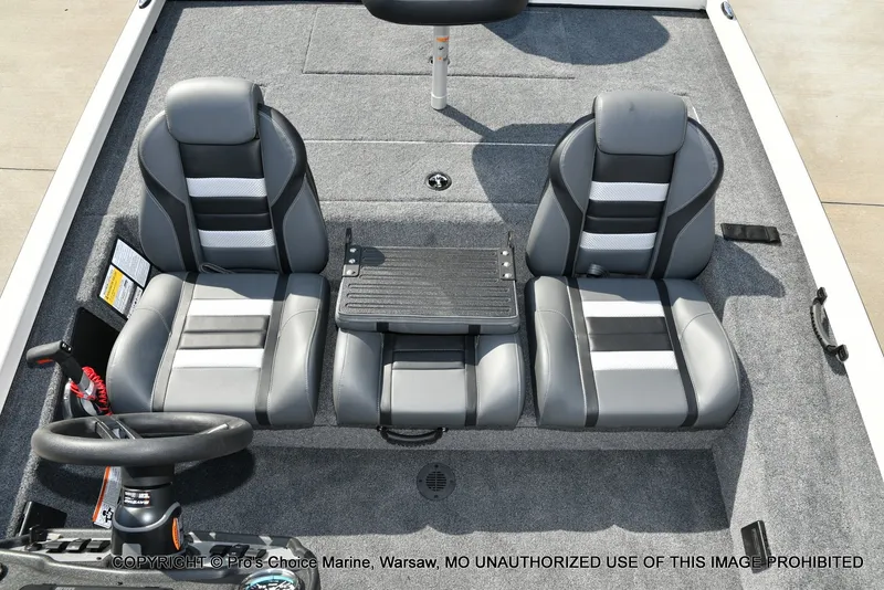 Slide: The Image of Ranger RT188 w/115HP Mercury Pro-XS 2026 - 41