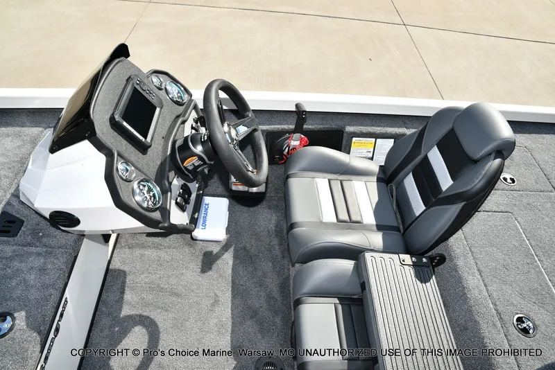 Slide: The Image of Ranger RT188 w/115HP Mercury Pro-XS 2026 - 34