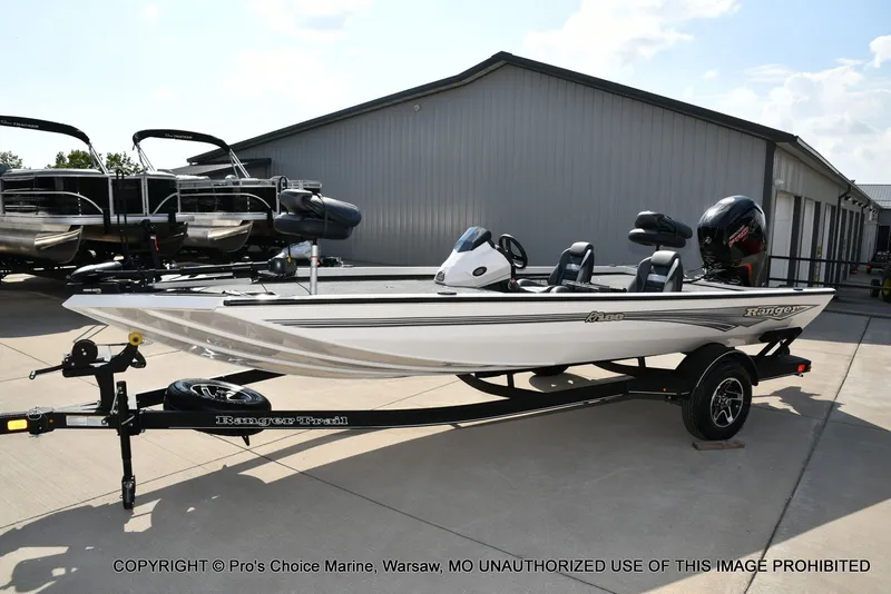 Slide: The Image of Ranger RT188 w/115HP Mercury Pro-XS 2026 - 70