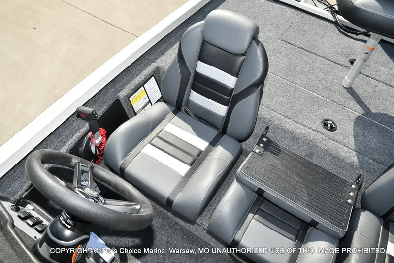 Slide: The Image of Ranger RT188 w/115HP Mercury Pro-XS 2026 - 42
