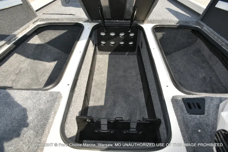 Slide: The Image of Ranger RT188 w/115HP Mercury Pro-XS 2026 - 47