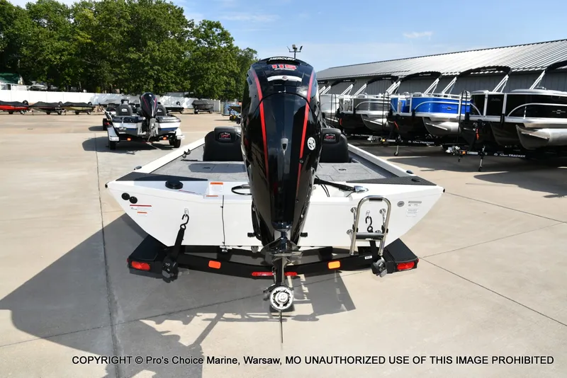 Slide: The Image of Ranger RT188 w/115HP Mercury Pro-XS 2026 - 18