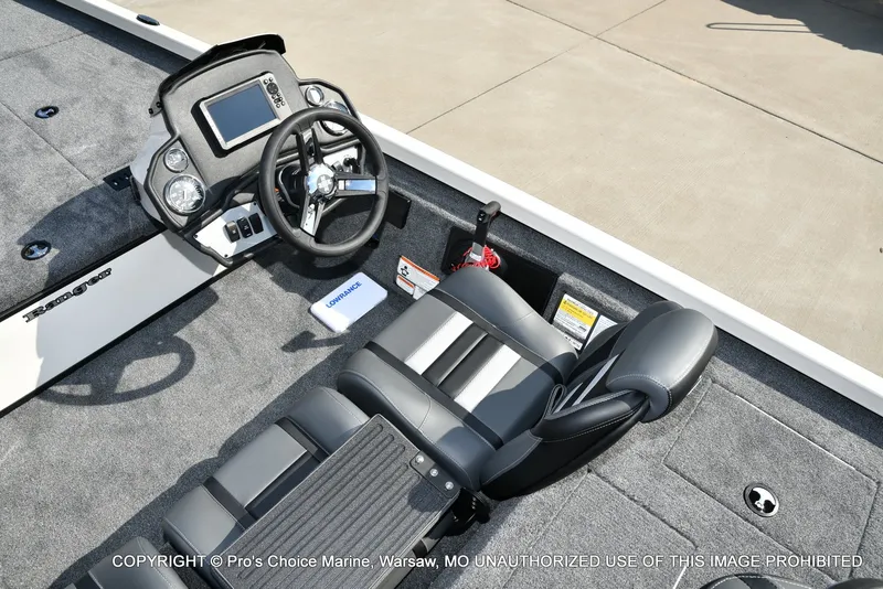 Slide: The Image of Ranger RT188 w/115HP Mercury Pro-XS 2026 - 32