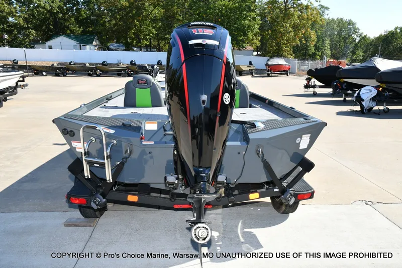 Slide: The Image of Ranger RT188P Garmin Livescope Cup Equipped 2026 - 23