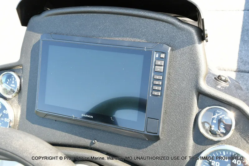 Slide: The Image of Ranger RT188P Garmin Livescope Cup Equipped 2026 - 9