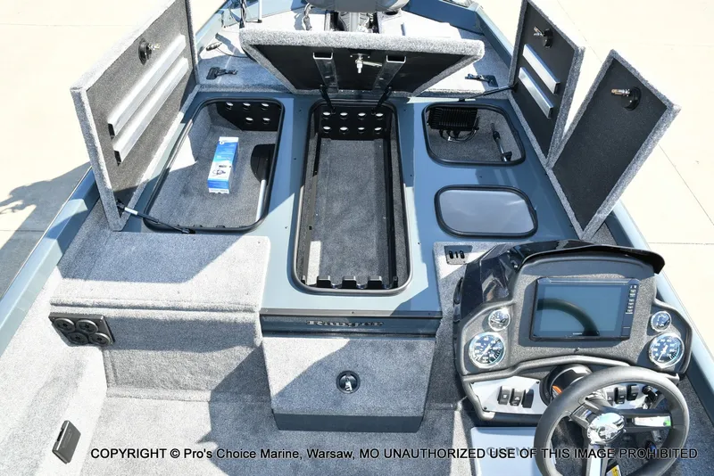 Slide: The Image of Ranger RT188P Garmin Livescope Cup Equipped 2026 - 49