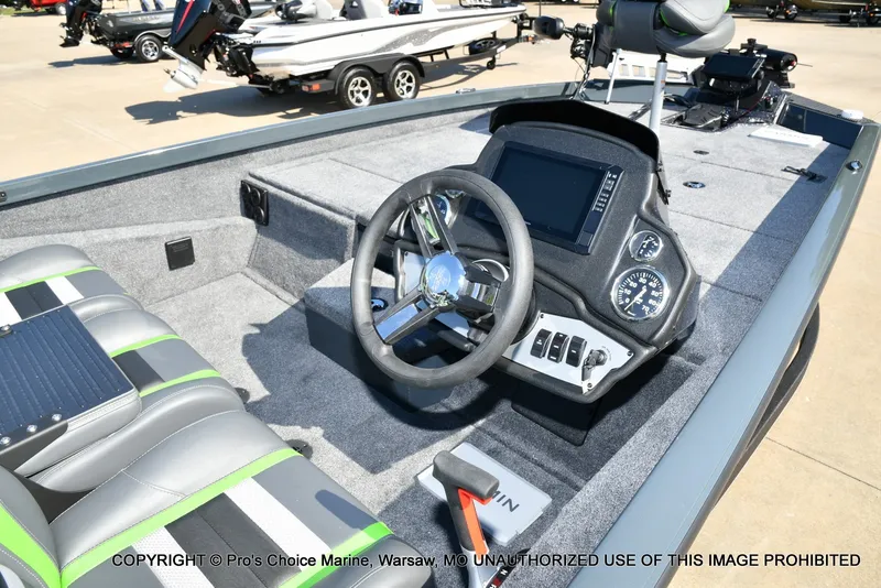 Slide: The Image of Ranger RT188P Garmin Livescope Cup Equipped 2026 - 8