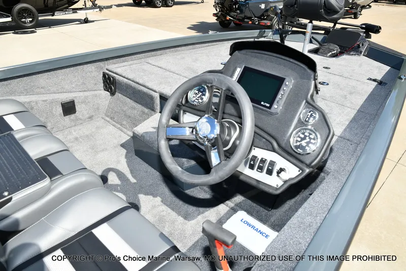 Slide: The Image of Ranger RT188P w/115HP Pro-XS 2026 - 4