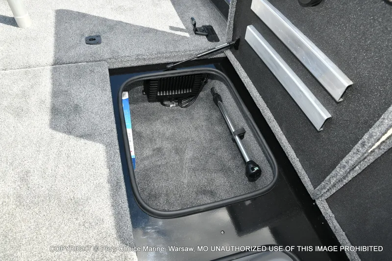 Slide: The Image of Ranger RT198P Garmin Livescope Cup Equipped 2026 - 63
