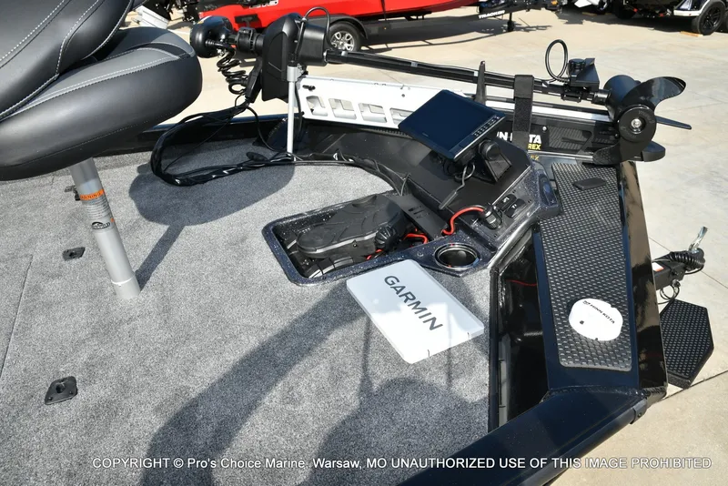 Slide: The Image of Ranger RT198P Garmin Livescope Cup Equipped 2026 - 32