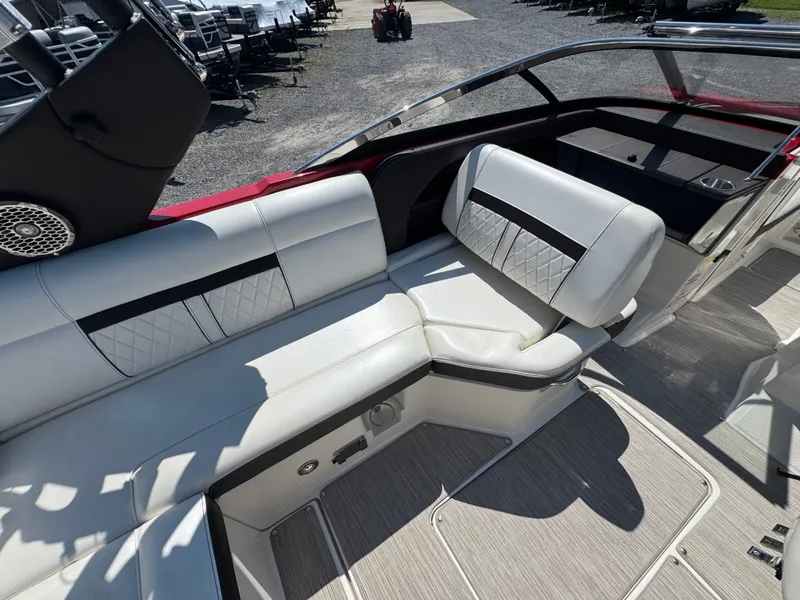 Slide: The Image of Sea Ray 230 SLX W 2017 - 20