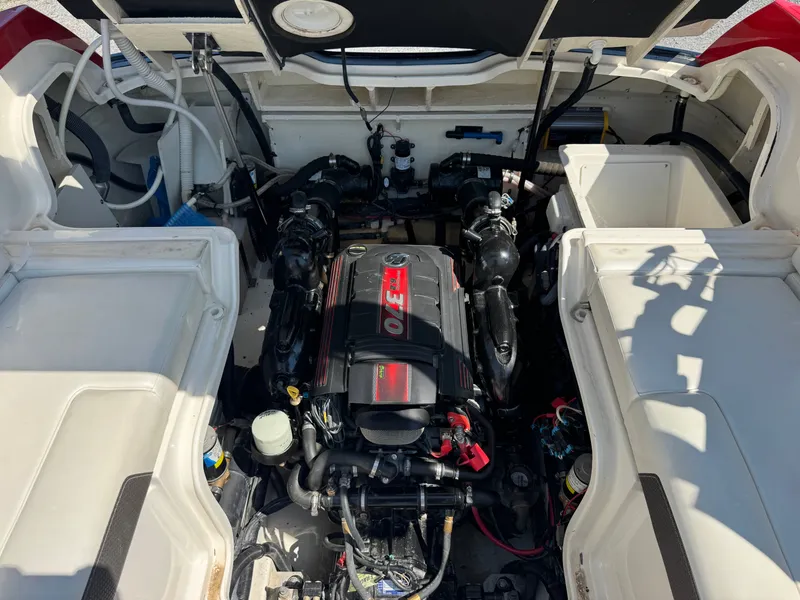Slide: The Image of Sea Ray 230 SLX W 2017 - 41