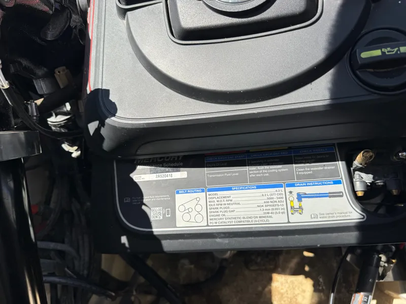 Slide: The Image of Sea Ray 230 SLX W 2017 - 43